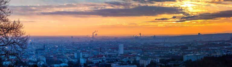 Karma Yoga zum Sonnenaufgang in Wien