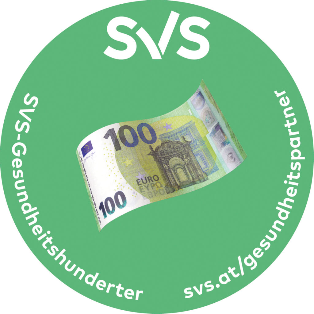 Rundes, grünes Logo des SVS Gesundheitshunderter zum Einlösen für Yoga in Wien